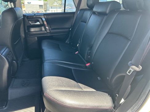 Used 2024 Toyota 4Runner TRD Off-Road Premium w/ Off Road Premium Plus Package AWD/4WD image 12