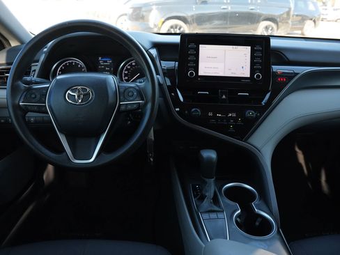 Used 2022 Toyota Camry LE image 9