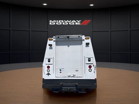 Used 2017 Ford F550 2WD Regular Cab Super Duty image 12