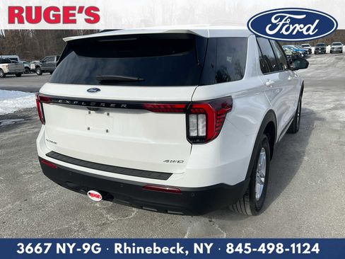 Used 2025 Ford Explorer Active image 3