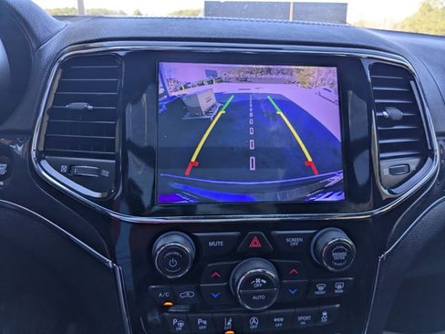 Used 2020 Jeep Grand Cherokee Overland w/ Interior Metal Package image 18