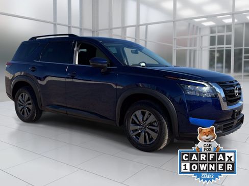 Certified 2025 Nissan Pathfinder SV FWD image 8
