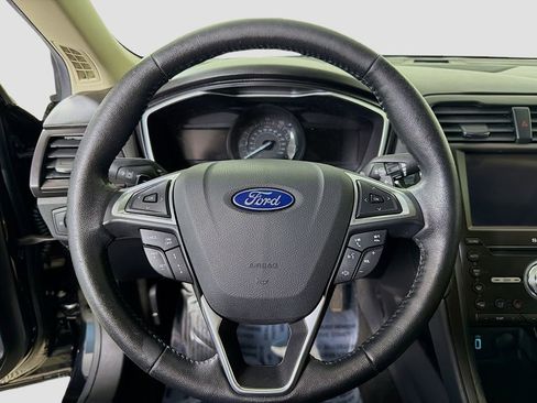 Used 2019 Ford Fusion Titanium image 14