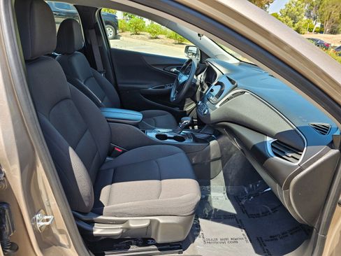 Used 2023 Chevrolet Malibu LT image 31