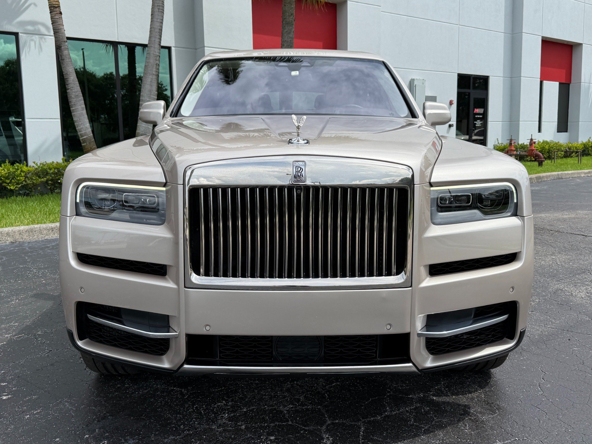 Used 2020 Rolls-Royce Cullinan AWD/4WD image 10
