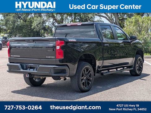 Used 2022 Chevrolet Silverado 1500 Custom Trail Boss AWD/4WD image 5
