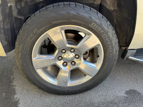 Used 2017 Chevrolet Tahoe Premier AWD/4WD image 29