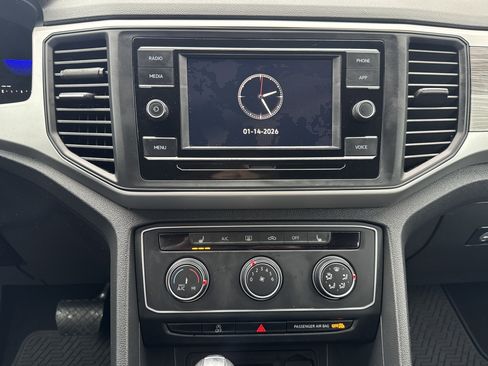 Used 2022 Volkswagen Atlas Cross Sport SE image 12