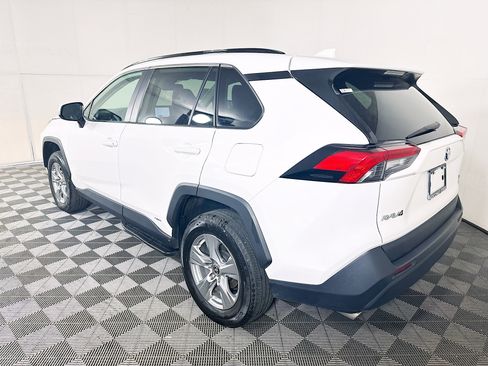 Used 2024 Toyota RAV4 XLE AWD/4WD image 5