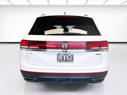 Used 2024 Volkswagen Atlas SE AWD/4WD image 5