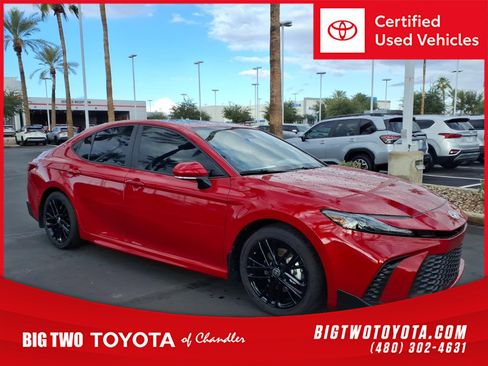 Certified 2025 Toyota Camry SE w/ Convenience Package image 1