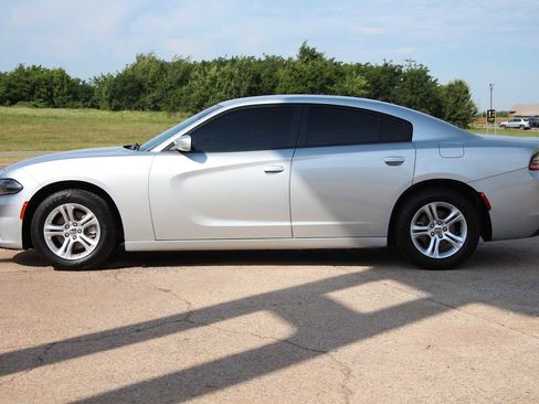 Used 2022 Dodge Charger SXT RWD image 6