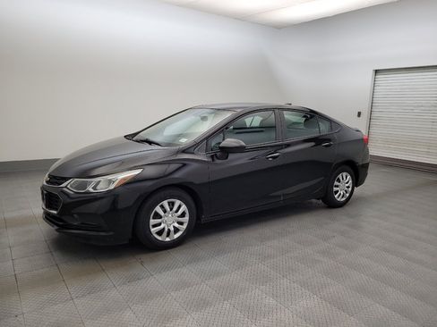 Used 2017 Chevrolet Cruze LS FWD image 2