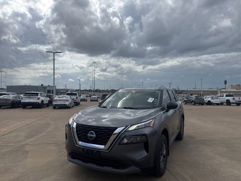 Certified 2023 Nissan Rogue S image 5