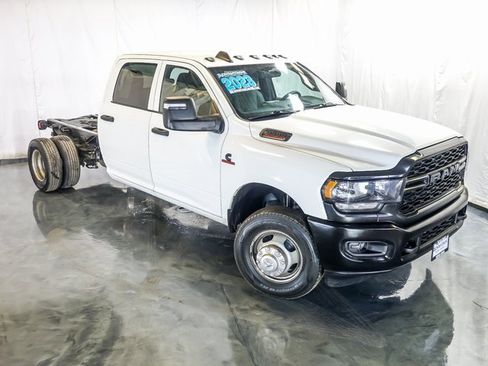Used 2023 RAM 3500 Tradesman w/ Max Tow Package image 6