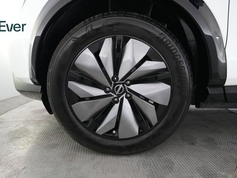 Used 2025 Nissan Ariya AWD image 19