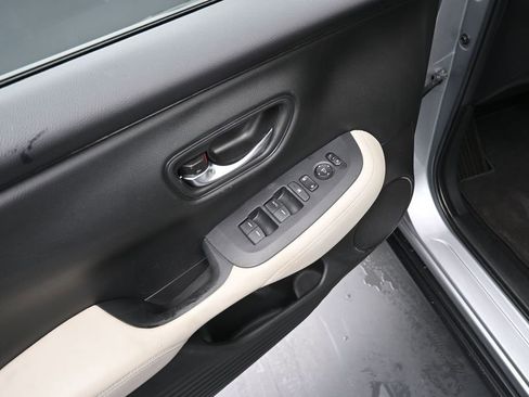 Certified 2023 Honda HR-V LX image 16