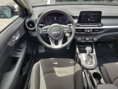 Used 2024 Kia Forte LXS w/ LXS Technology Package FWD image 11