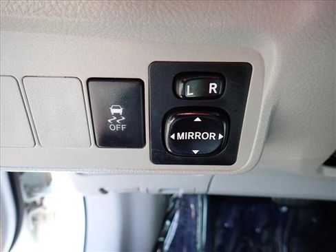 Used 2010 Toyota Corolla LE w/ All Weather Guard Pkg FWD image 11