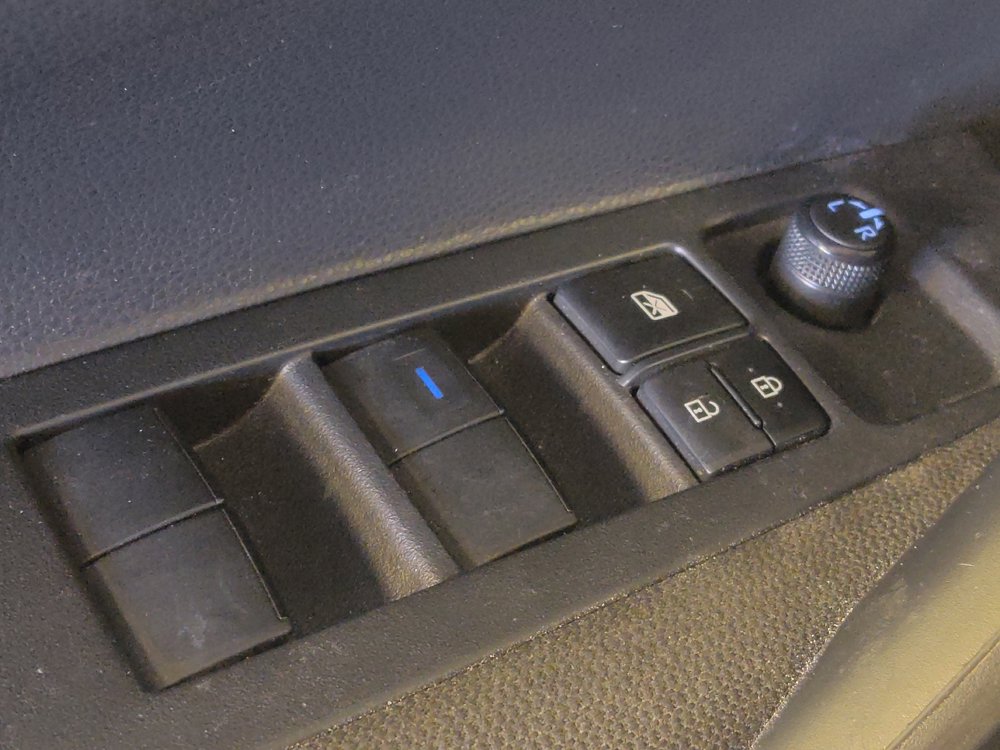 Used 2021 Toyota Corolla LE FWD image 27