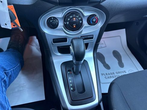 Used 2014 Ford Fiesta SE image 23