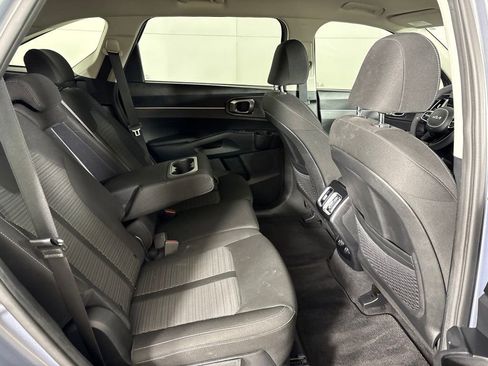 Used 2023 Kia Sorento LX FWD image 21