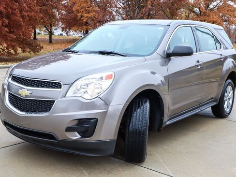 Used 2010 Chevrolet Equinox LS image 3