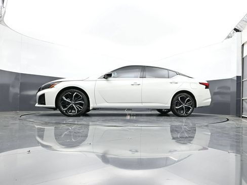 New 2026 Nissan Altima 2.5 SR AWD/4WD image 28