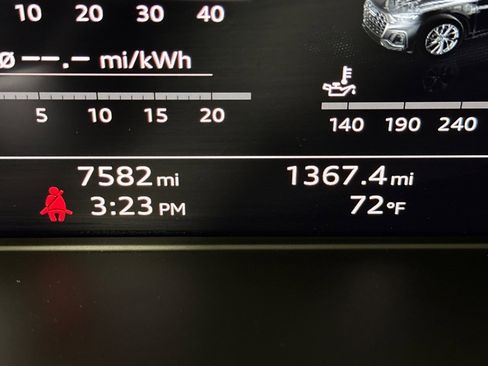 Used 2023 Audi Q5 e Premium Plus w/ Premium Plus Package image 22