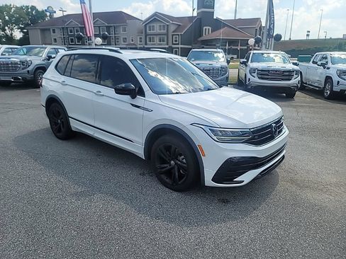 Used 2023 Volkswagen Tiguan SE R-Line FWD image 1