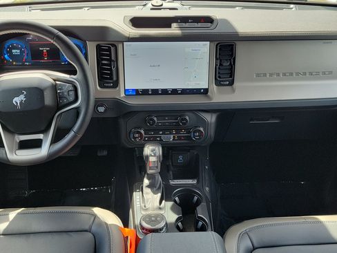 Certified 2025 Ford Bronco Outer Banks AWD/4WD image 14