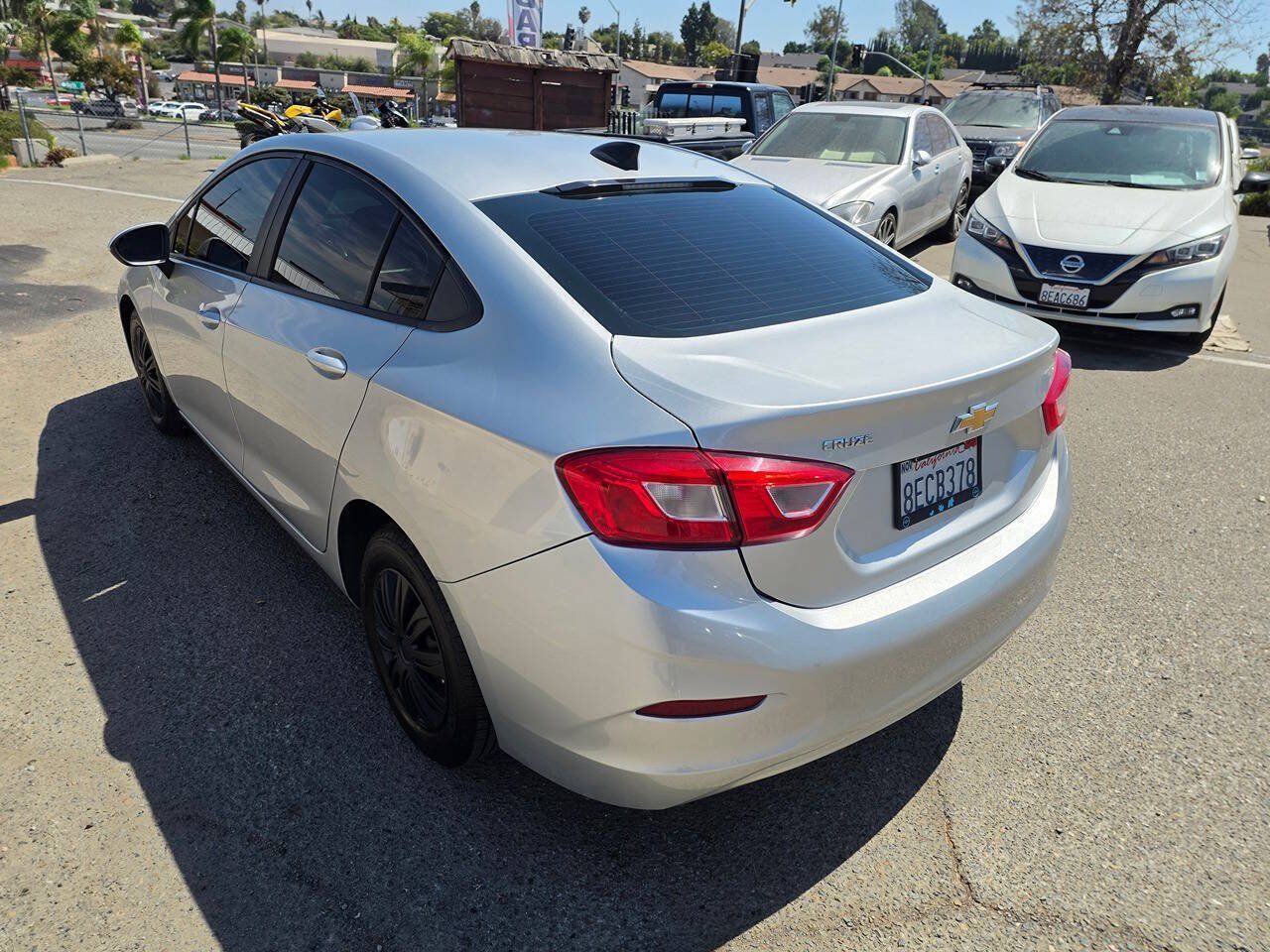Used 2018 Chevrolet Cruze LS FWD image 12
