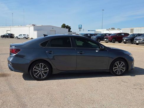 Used 2024 Kia Forte GT-Line w/ GT-Line Premium Package FWD image 9