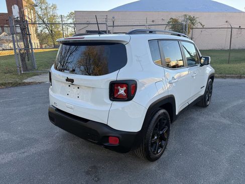 Used 2018 Jeep Renegade Altitude image 5