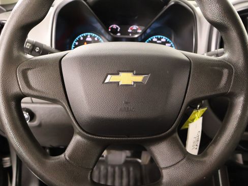 Used 2020 Chevrolet Colorado W/T RWD image 3