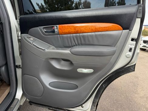 Used 2005 Lexus GX 470 image 21