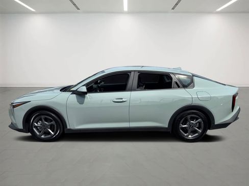 Used 2025 Kia K4 LXS image 3