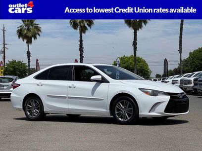 Used 2017 Toyota Camry SE w/ Moonroof Package
