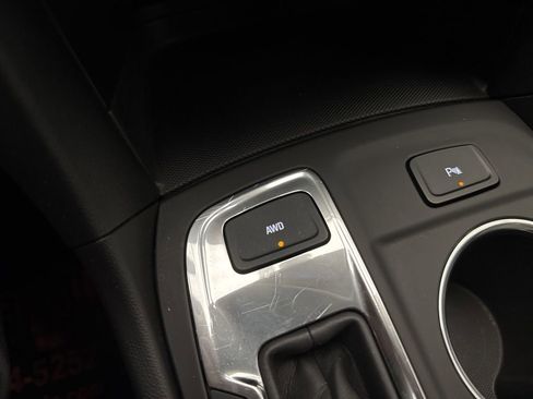 Used 2022 Chevrolet Equinox LT w/ Driver Convenience Package image 32