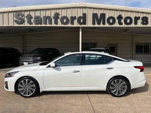 Used 2023 Nissan Altima 2.5 SL FWD image 8