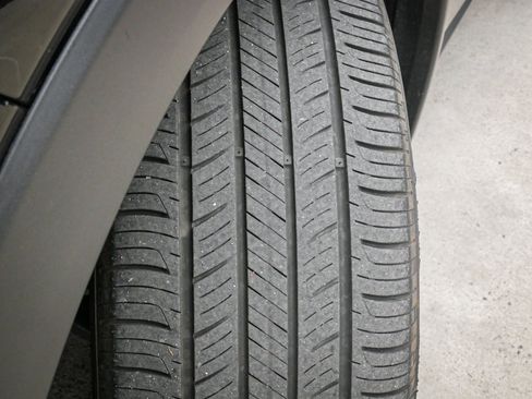 Certified 2025 Honda HR-V Sport image 12