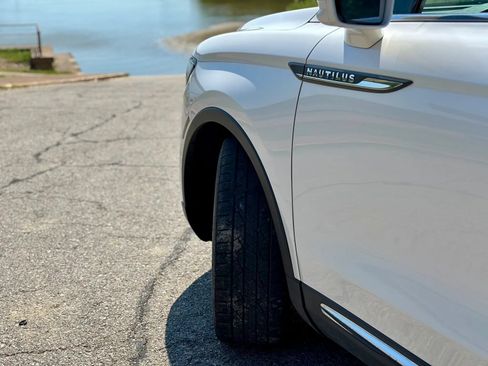 Used 2019 Lincoln Nautilus Reserve AWD/4WD image 12
