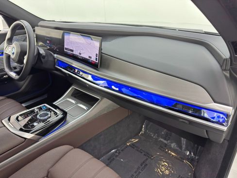 Used 2023 BMW i7 xDrive60 AWD/4WD image 10