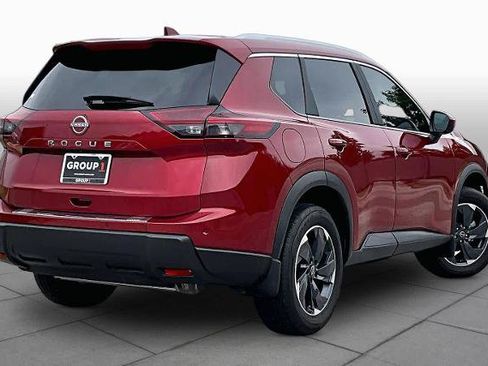 Certified 2026 Nissan Rogue SV w/ SV Premium Package FWD image 13