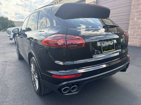 Used 2017 Porsche Cayenne Platinum Edition AWD/4WD image 14