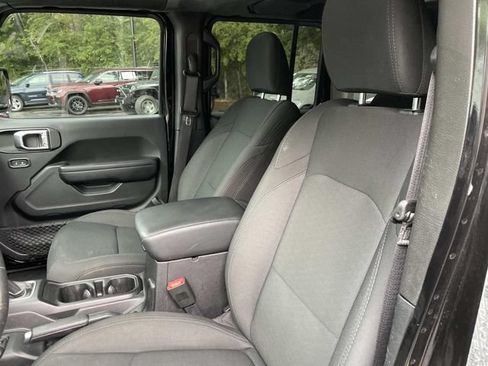 Used 2018 Jeep Wrangler Unlimited Sport S AWD/4WD image 16