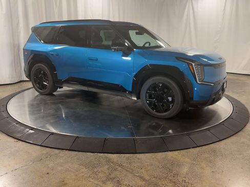 New 2026 Kia EV9 Land w/ Nightfall Edition Package image 2