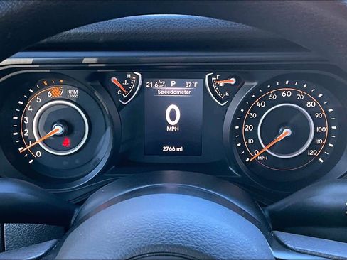 Used 2025 Jeep Wrangler Sport image 24