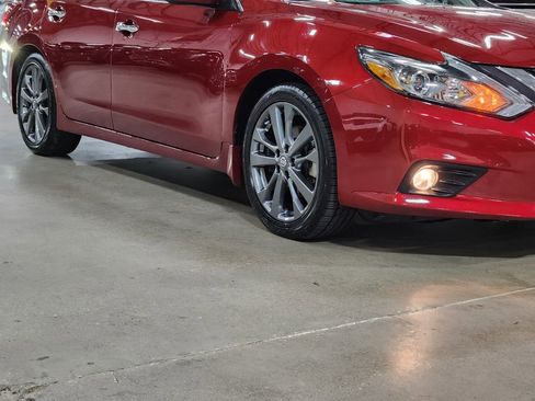 Used 2018 Nissan Altima 2.5 SR w/ SR Special Edition image 17