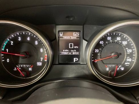 Used 2011 Jeep Grand Cherokee Laredo w/ Security & Convenience Group AWD/4WD image 24